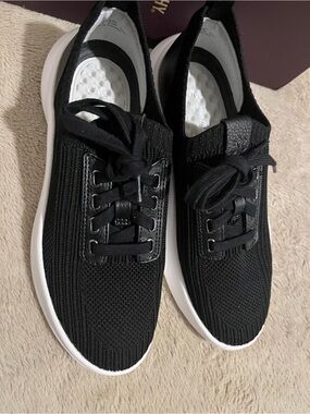 Escape Knit Sneaker (Women)
Johnston & Murphy